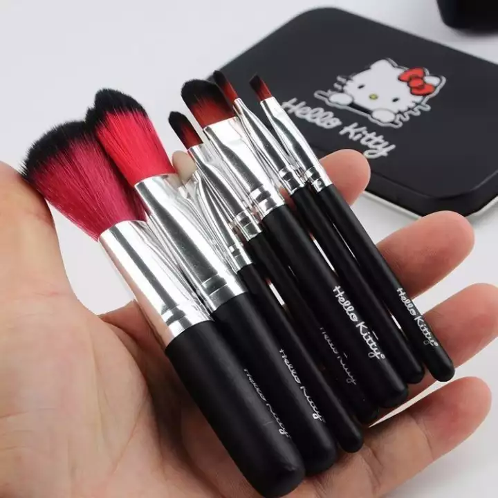 Hello Kitty Professional Makeup Brushes Set 07 Pcs With Box Black Color 6 Hello Kitty Professional Makeup Brushes Set 07 Pcs With Box Black Color